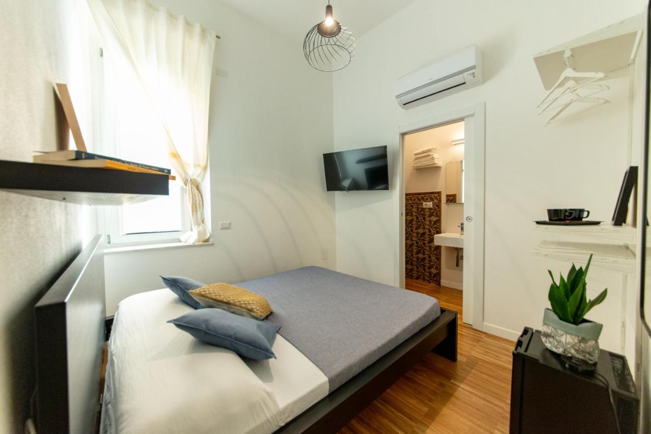 Lele'S Rooms Cagliari Buitenkant foto