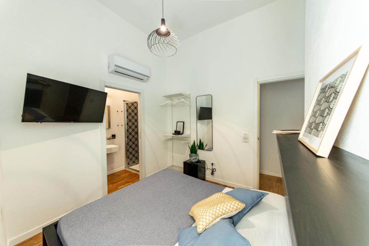 Lele'S Rooms Cagliari Buitenkant foto