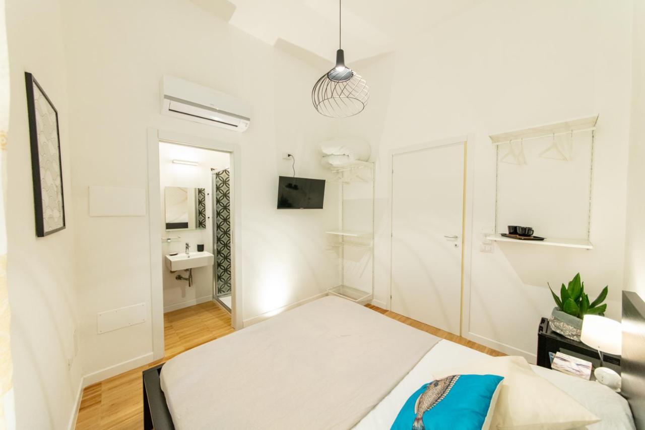 Lele'S Rooms Cagliari Buitenkant foto