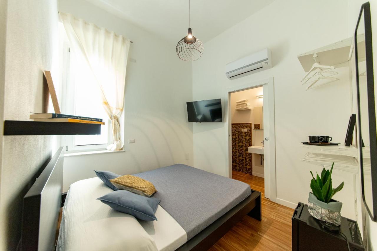 Lele'S Rooms Cagliari Buitenkant foto